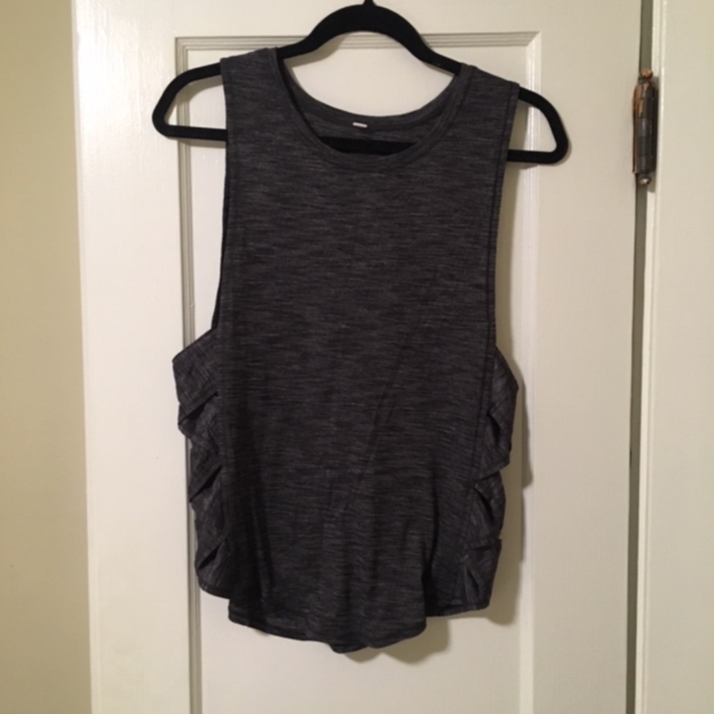 Lululemon Muscle Tee (1 day left)